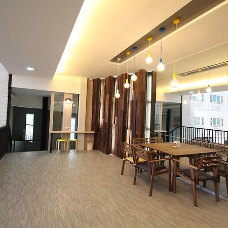 Preme Hostel Bangkok Exterior photo
