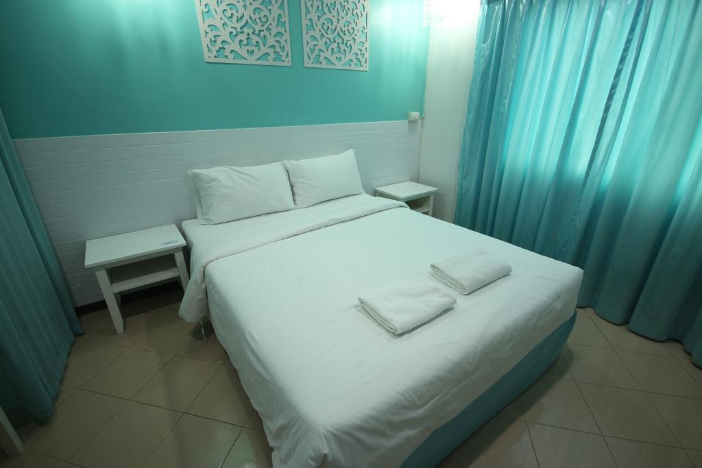 Preme Hostel Bangkok Exterior photo