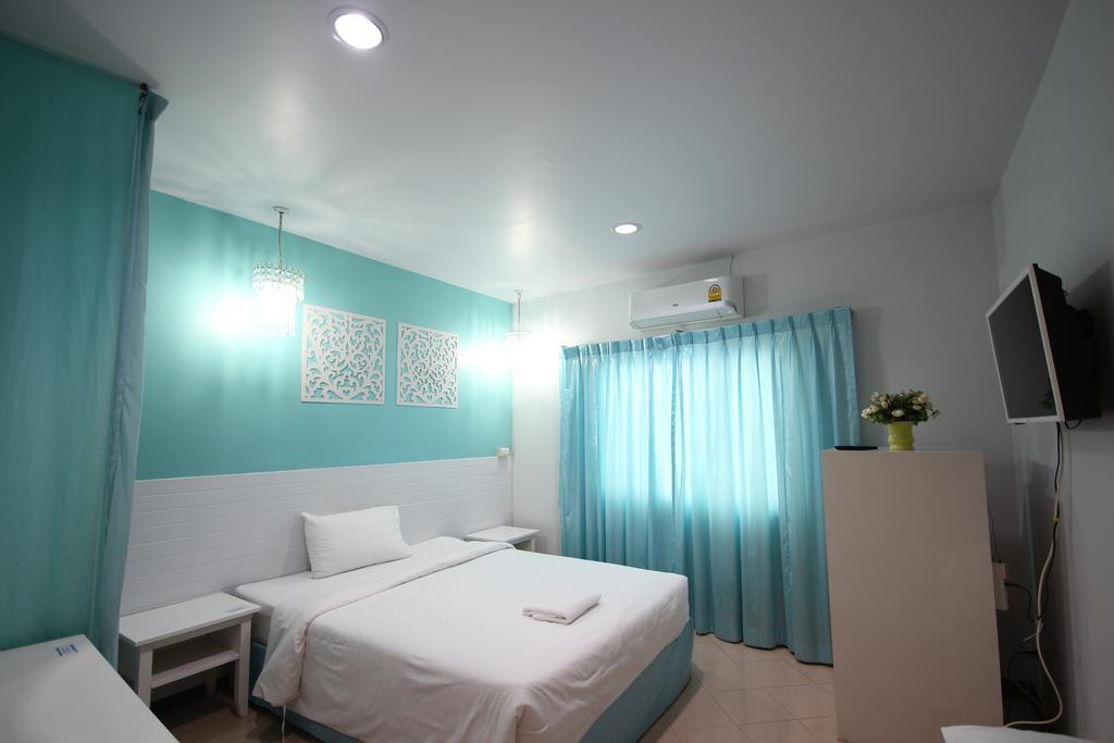 Preme Hostel Bangkok Exterior photo