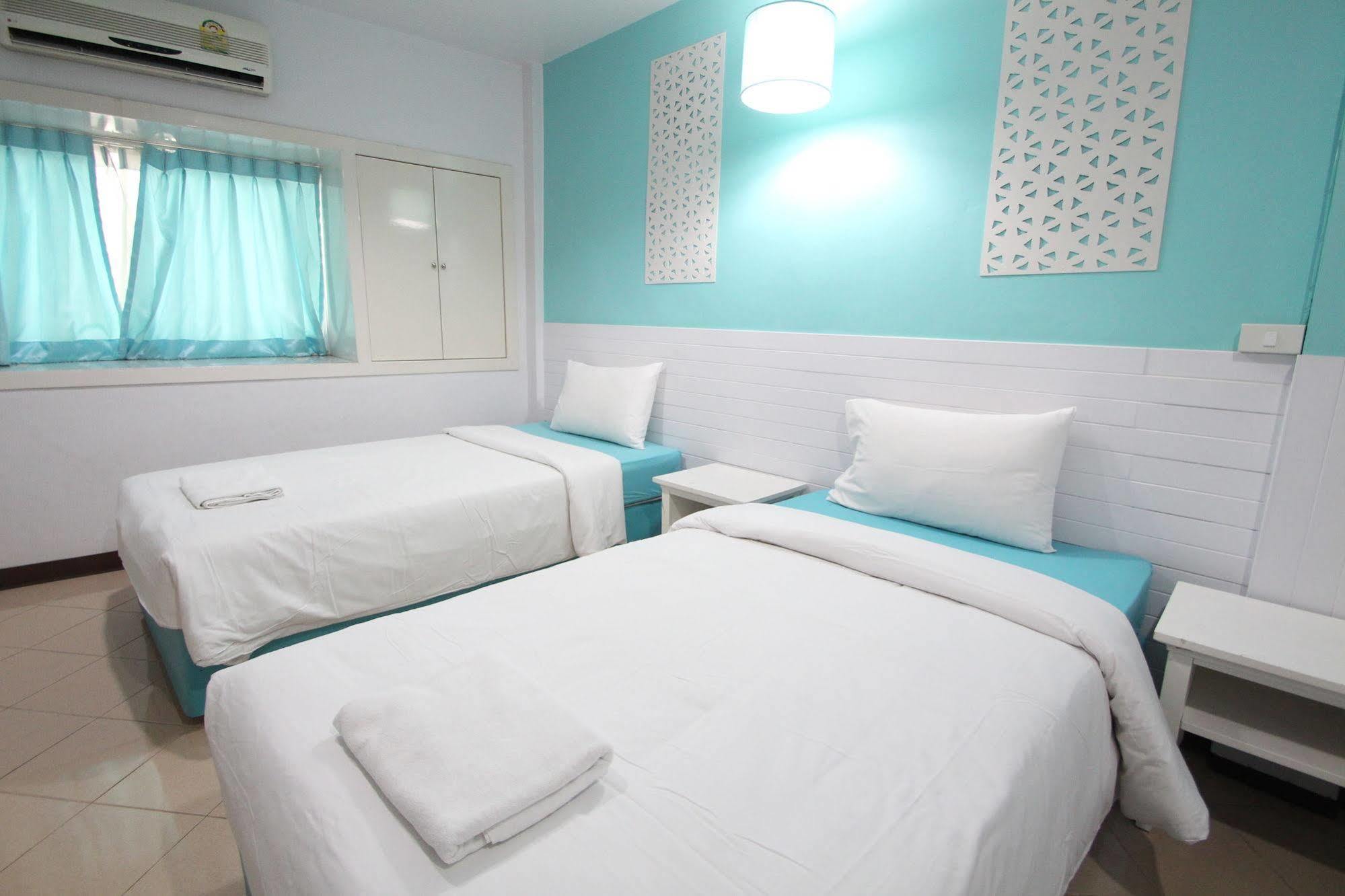 Preme Hostel Bangkok Exterior photo