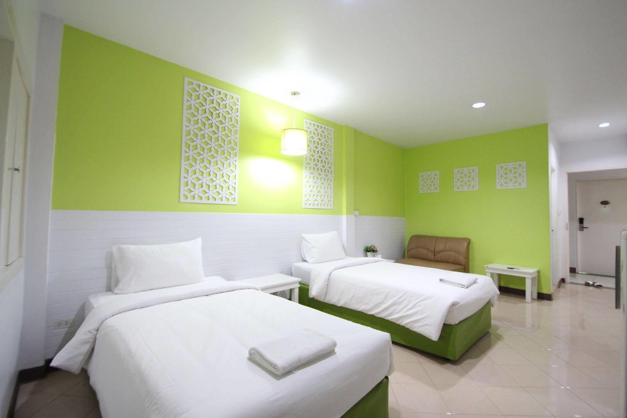 Preme Hostel Bangkok Exterior photo